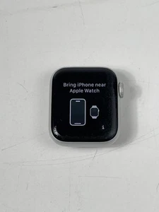 Apple Watch Series 5 40mm 32GB (GPS Only) A2092 Aluminum Silver - Fair - Picture 1 of 7