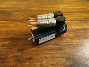 Rexroth MSK030B-0900-NN-M1-UG0-NNNN servo motor - Picture 1 of 2