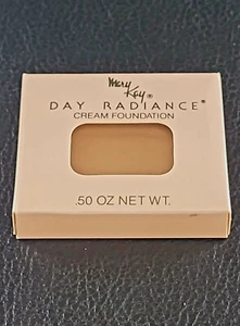 NIB Vintage Mary Kay Day Radiance Cream Foundation Honey Beige 0067 - Picture 1 of 4