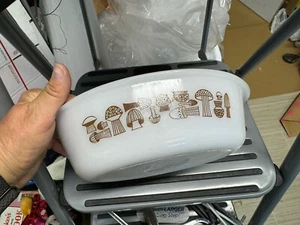 Horno de vidrio con leche vintage utensilios para hornear setas marrones 1 cuarto con asas de lengüeta - Imagen 1 de 4