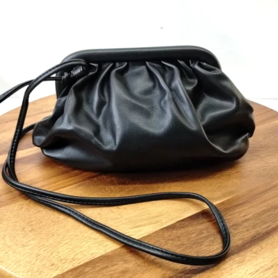 Steve Madden Nikki Bolso sin asas Negro Retro Bandolera Hobo Foto 1 de 4