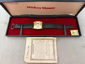 Bradley Time Digital Mickey Mouse Uhr goldfarbenes Lederband im Etui, ASIS - Bild 1 von 18