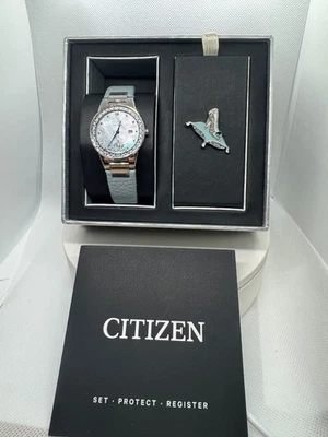 Relógio Citizen Eco-Drive Disney Cinderela Box Set - GA1077-46D $475 MSRP Usado - Imagem 1 de 4