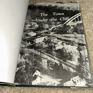 1957 Original Book THE TOWN UNDER THE CLIFF, A HISTORY OF FAIRLEE VERMONT - Picture 1 of 17