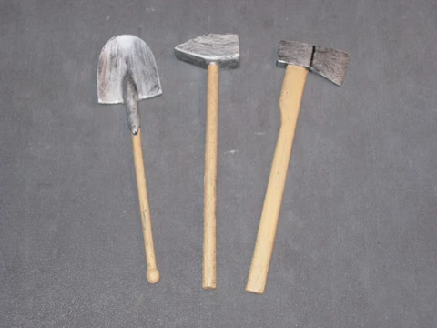 1/6 scale resin cast-WW2 German pioneer tools for Ultimate Soldier or Dragon Cover