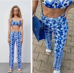 ZARA Women’s Blue Retro Daisy Floral Straight Leg Jeans Size 2 Novelty 70’s - Picture 1 of 11