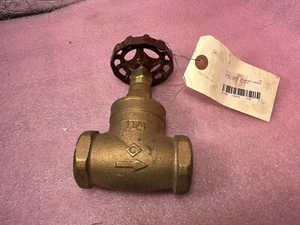 CRANE 1 MANUAL 125 BRONZE THREADED 1 1/4'' GLOBE VALVE - Picture 1 of 4