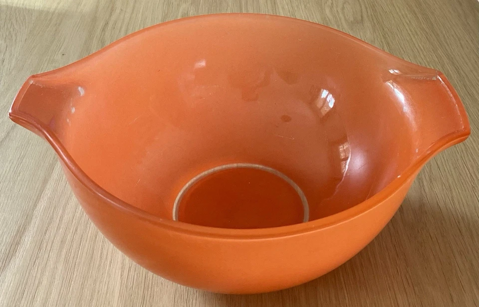 Saladier Pyrex Rouge Années 60 Vintage France - Photo 1/4