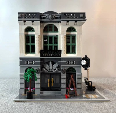 LEGO Brick Bank (10251) with MiniFigs and Manual, No Box - Image 1 of 4