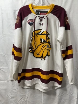 Camiseta deportiva de hockey Under Armour blanca para hombre Minnesota Duluth Bulldogs réplica ¡mediana! Foto 1 de 4
