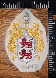 Vintage Coat of Arms Embroidered on Felt Family Crest Patch - Picture 1 of 1