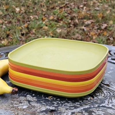 Juego de 7 platos cuadrados vintage Tupperware Harvest Open House Floresta 8" Foto 1 de 4