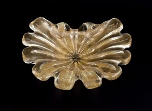 Murano, Italy. Art glass bowl in clear glass with gold dust inlay. Organic shape - Picture 1 of 8