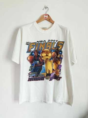 Rare Vintage NBA Finals 2001 t-shirt Philadelphia 76ERS LA Laker Iverson vs Kobe Cover