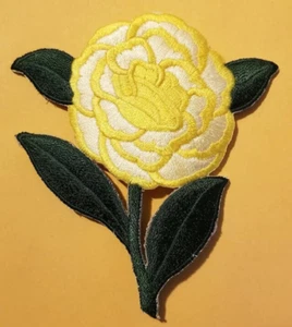 Parche flor amarilla aprox 3,25x3,5" - Imagen 1 de 2