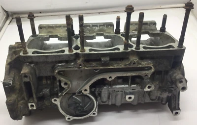 Yamaha Motor Engine Crank Case Assembly 98-1999 SRX 700 OEM 8DF-15100-00-00 - Image 1 of 4