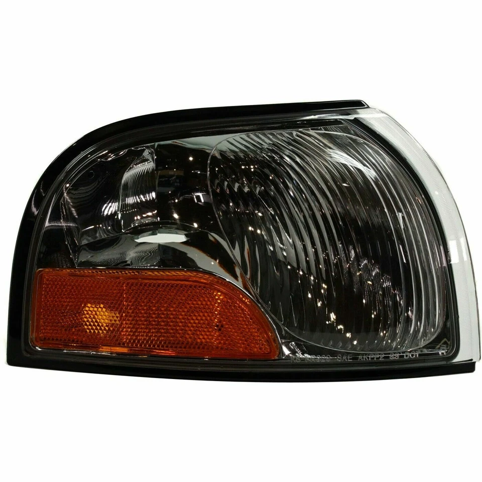 RH Side Corner Lamp Lens and Housing Fits 99-02 Mercury Villager Nissan Quest - Image 1 of 4