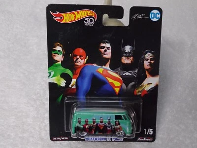Hot Wheels Premium Pop Culture DC Heros Volkswagen T1 Panel Bus Real Riders - Image 1 of 3