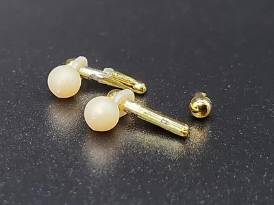 Juego de joyas Barbie vintage: anillo de oro sintético y pendientes de perlas años 90 Foto 1 de 3
