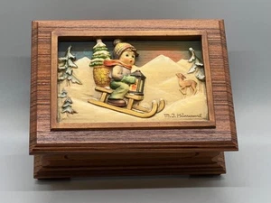 Caja de música Goebel Hummel Ride Into Christmas Four Seasons EN CAJA - Imagen 1 de 14