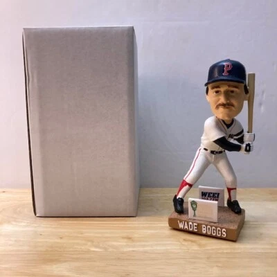 Bobblehead Conmemorativo WADE BOGGS Pawtucket Medias Rojas PawSox - McCoy Stadium SGA Foto 1 de 4