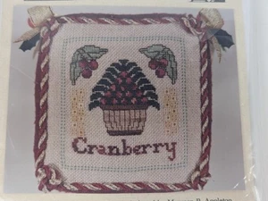 The Heart's Content CRANBERRY ORNAMENT Kit #57 NUEVO - Imagen 1 de 4