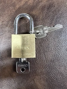 Candado de latón Abus #85/30; 2 llaves - Funciona - Imagen 1 de 2