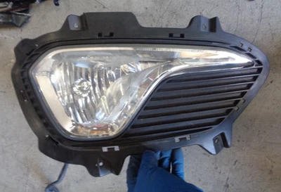 2013-2016 HYUNDAI SANTA FE RH Passenger Fog Driving Light WITH TRIM OEM - Image 1 of 4