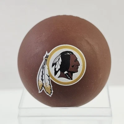 NFL Washington Redskins Commanders 2.25" bola de rebote de goma granate 2016 Foto 1 de 4