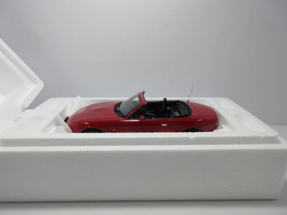 1:18 Kyosho Samurai Mazda Eunos Roadster NA Red MX-5 Miata Resincast Model Car - Image 1 of 4