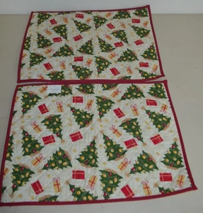 2er Set Trim-A-Home Wende Gesteppt Tischsets Weihnachtsbaum Muster Kmart  - Bild 1 von 3