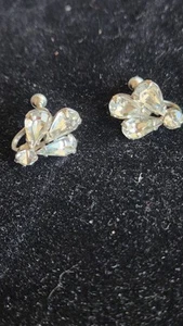 Pendientes vintage de pedrería de vidrio tono plata atornillados - Imagen 1 de 3