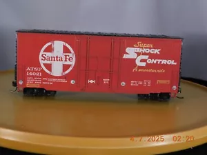 Athearn HO Scale 40' Plug Door Hi-Cube Boxcar Santa Fe - Picture 1 of 5