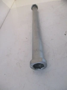 Achse Schwingachse Schwinge HONDA CBR1000RR SC57  2006-2007  - Bild 1 von 2