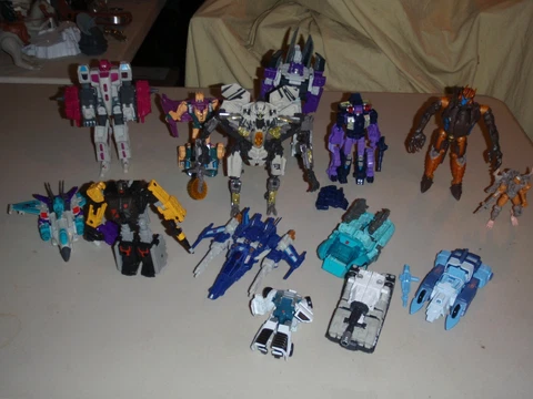 TRANSFORMERS LOT OF 13 TITANS RETURN PRIMES GENERATIONS TRIGGER HAPPY BLURR MORE Cover