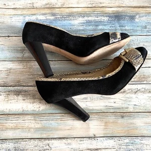 Michael Kors Faux Snake Skin 9M Suede 3.5" High Heels Black Gold Buckle - Picture 1 of 9
