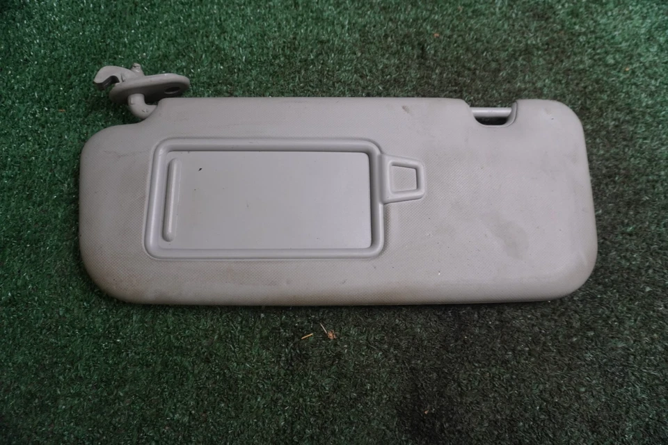 Parasol KIA RIO 2019 2020 lado del conductor OEM 1 pieza 268-12388R Foto 1 de 3