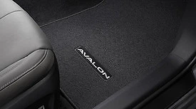 TAPETES DE ASSOALHO GENUÍNOS TOYOTA 2019-23 AVALON/AVALON HV CARPETE PRETO PT206-07193-01 - Imagem 1 de 1