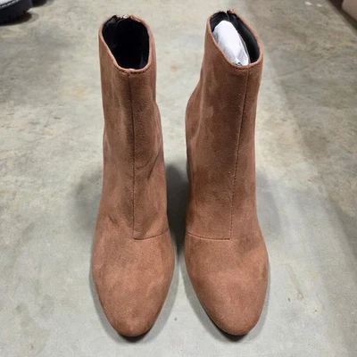 Qupid Women's Tan Suede Block Heel Ankle Boots Size 7 Side Zip Western Bootie - Image 1 of 4