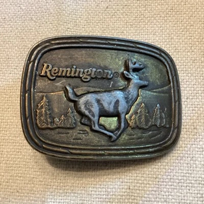 Hebilla de cinturón de ciervo cola blanca de colección Remington 1979 esculpida por Sid Bell Foto 1 de 4