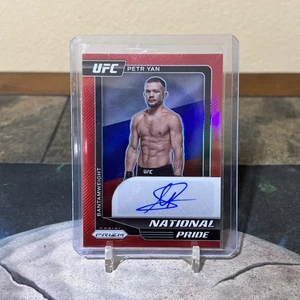 2021 Panini Chronicles UFC National Pride Red Prizm Auto #NP-PTY Petr Yan - Bild 1 von 1