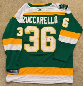 TAPPETINO ZUCCARELLO FIRMATO MINNESOTA WILD JERSEY XL BECKETT COA FIRMATO A MANO - Foto 1 di 7