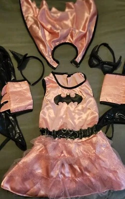 Niñas pequeñas (5/6?) Disfraz de Halloween Murciélago Rosa y Negro Pierna/Zapato Muñeca Máscara Sombrero  Foto 1 de 4