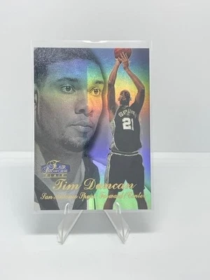 1997-98 Flair Showcase - Tim Duncan - #5 fila 3 - tarjeta holográfica de novato RC - Spurs Foto 1 de 2