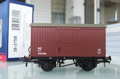 Bachmann 38-375B 12T Ventilated Van LNER Oxide #235764 OO Gauge, Boxed - Image 1 of 3