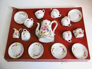 DINETTE ANCIENNE EN PORCELAINE DES ANNÉES 1930/40 AVEC SON SUPPORT ROUGE 15 PCS - Imagen 1 de 8