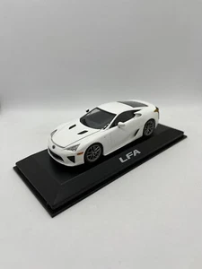 MINICHAMPS Lexus LFA white LFA079 1:43 1/43 - Picture 1 of 5