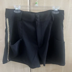 BNWT Forever Unique Ladies Black Chain Detail Shorts Size 14 - Picture 1 of 4