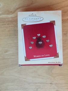 Hallmark Keepsake Palabras de Amor Mini Ornamento Corazones Conjunto de 7 Corazones con Bolsa - Imagen 1 de 2