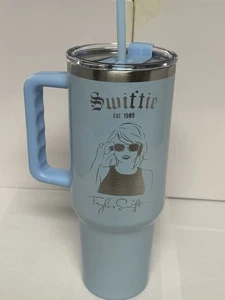 Taylor Swift Swiftie 40 once Bicchiere in acciaio inciso a laser con coperchio e cannuccia - Foto 1 di 6